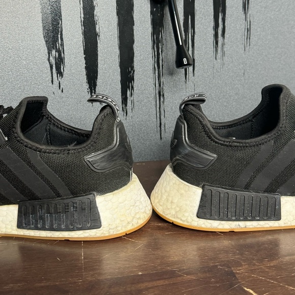 Adidas Originals Men's NMD_R1 Shoes x End Plastic Waste - Picture 9 of 9